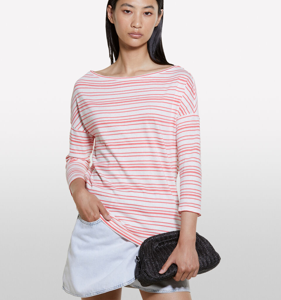 Striped t-shirt with boat neck - women's long sleeve t-shirts - Coral | Sisley image number 4